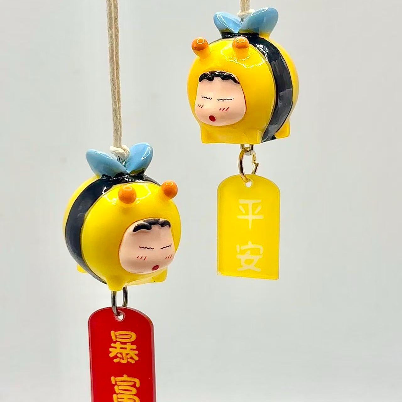 Car Accessories Etsy - Crayon Shin-chan Arı Kostümü Figürü Araba